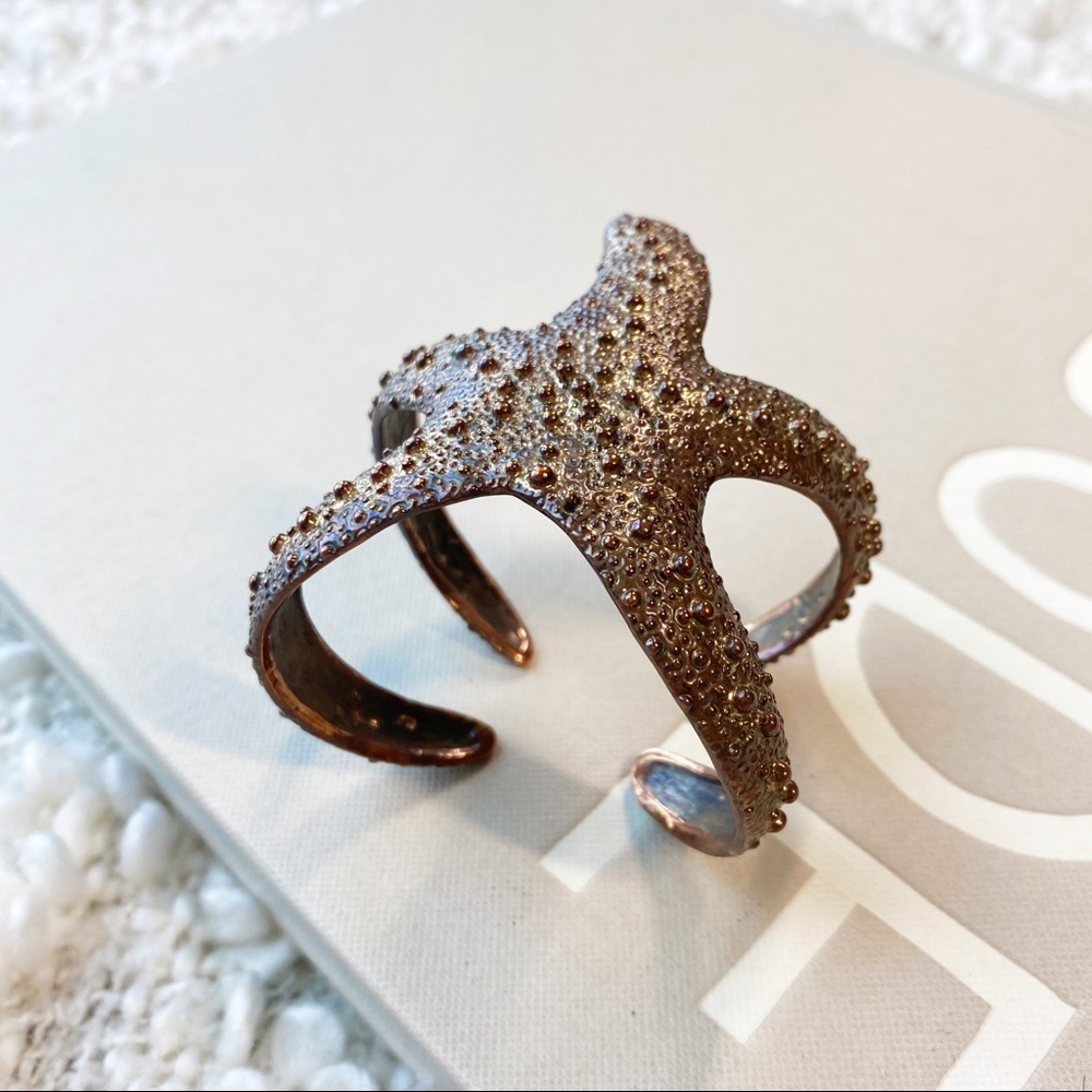 VINTAGE Starfish Textured Brassy Cuff